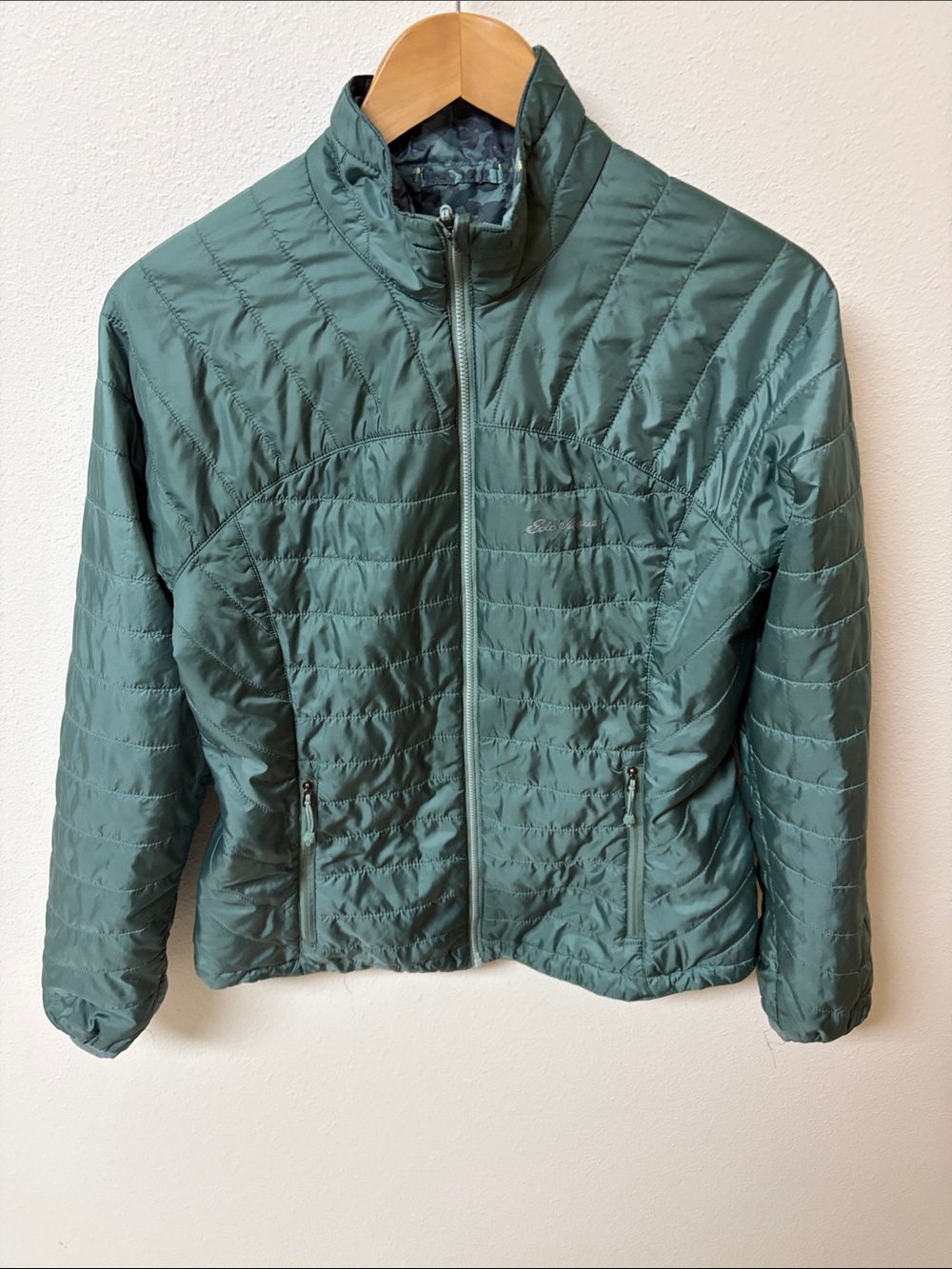 Eddie Bauer Lightweight Green Quilted puffer jacket. Women’s M, reversible
